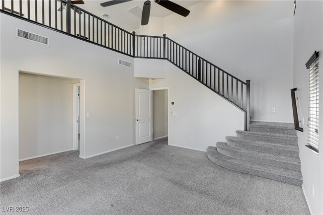 Building Photo - 6632 Ditmars St