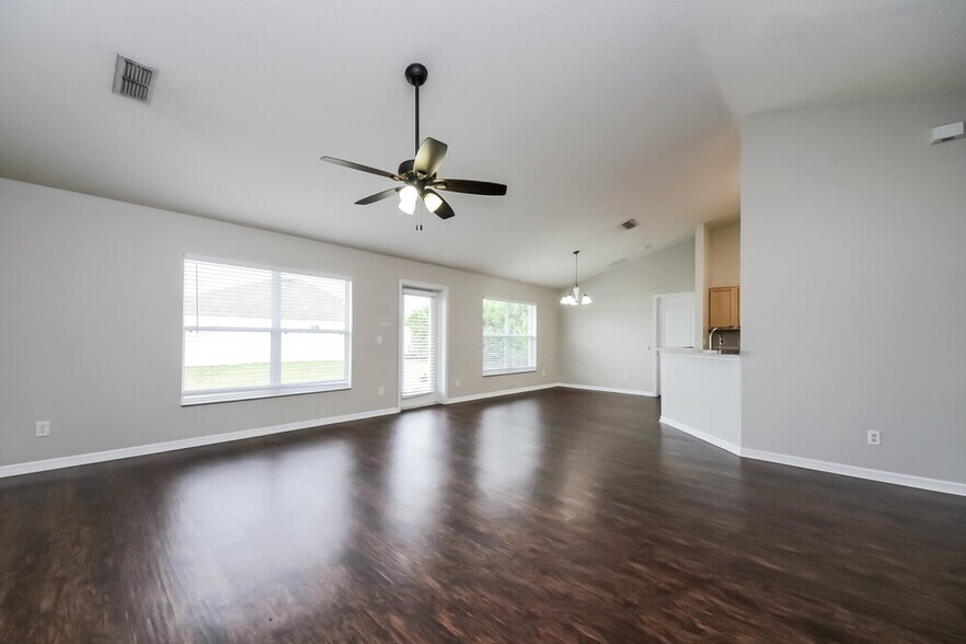 Building Photo - 3623 Doe Run Dr