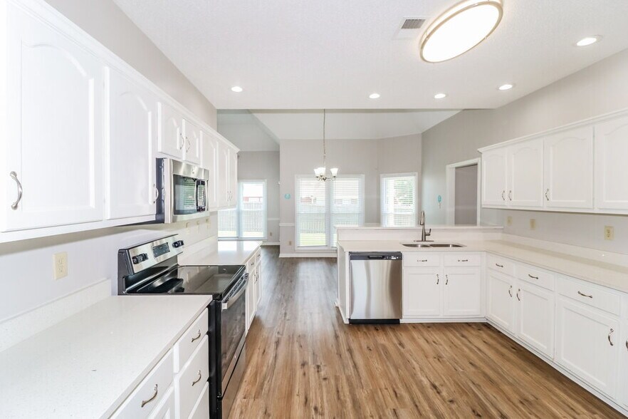 Building Photo - 6544 Misslow Cove