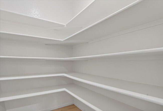 Building Photo - 925 Creekhollow Dr