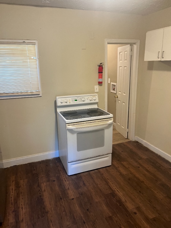 Building Photo - 215 Vandergriff St