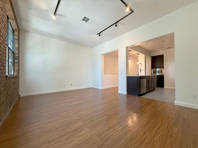 Building Photo - Modern Live/Work Loft In Sought After Depo...