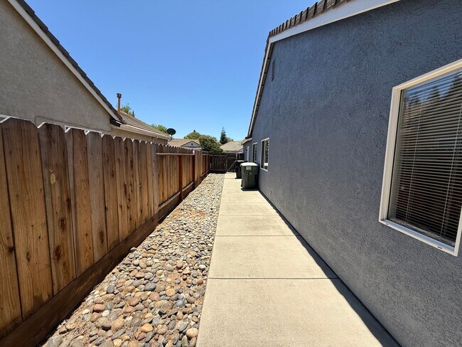Building Photo - Single Story home in Sylvan School District!
