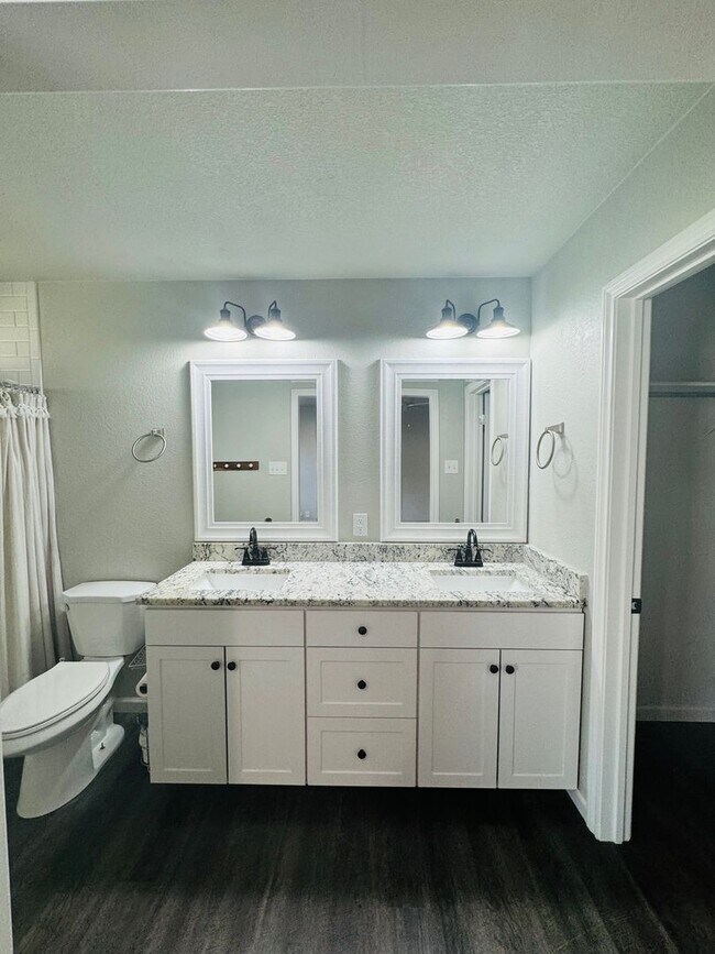 Building Photo - Amazing Midway ISD Home