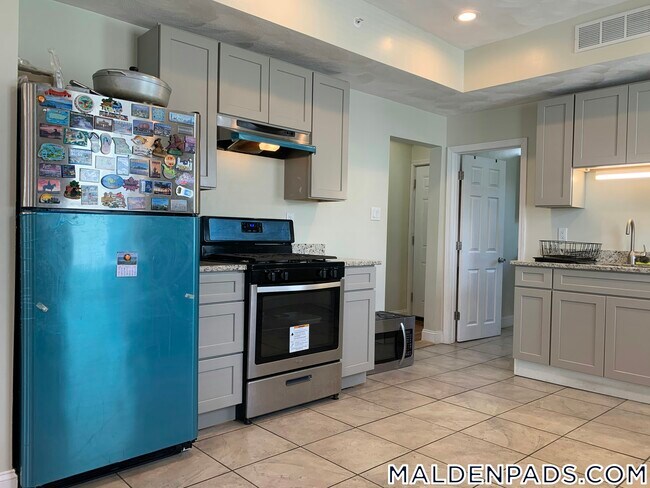 Building Photo - 74 Wyeth St