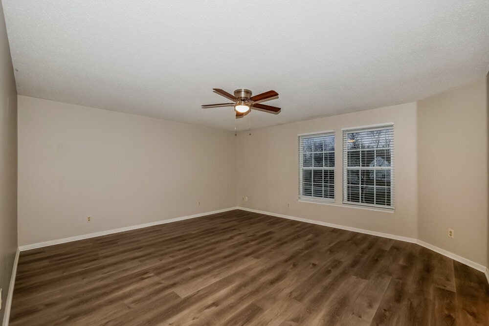 Building Photo - 6432 Nightshade Dr