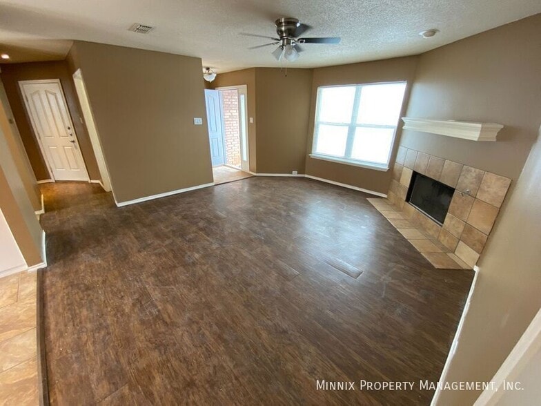 Building Photo - 2530 107th Dr