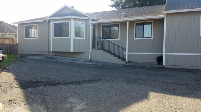 Building Photo - 1020 Stony Glen Ln