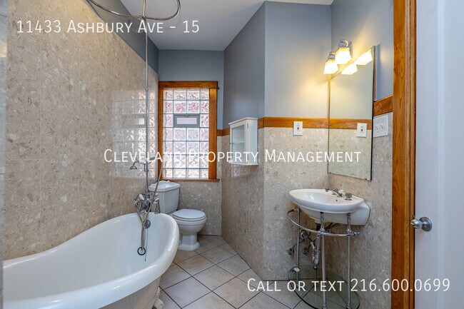 Building Photo - 11433 Ashbury Ave