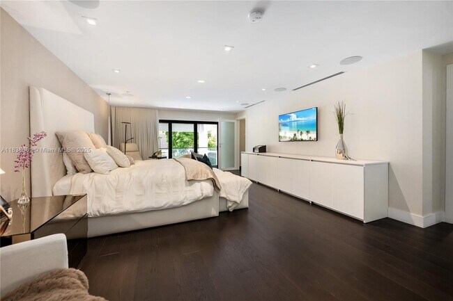 Building Photo - 9465 NW 52nd Doral Ln