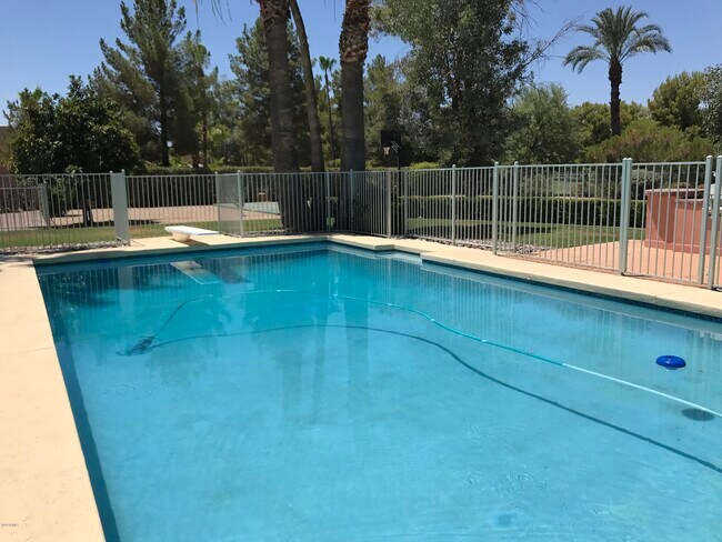 Building Photo - 12018 N Hayden Rd