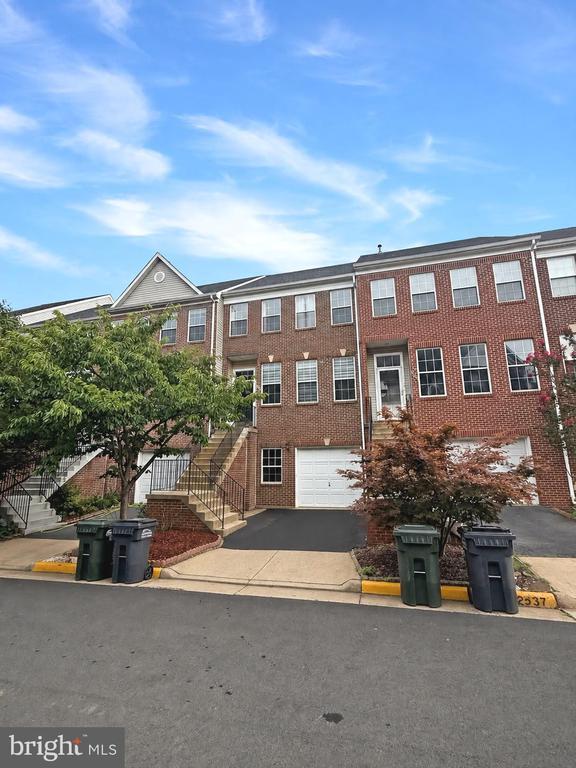 Building Photo - 2535 James Monroe Cir