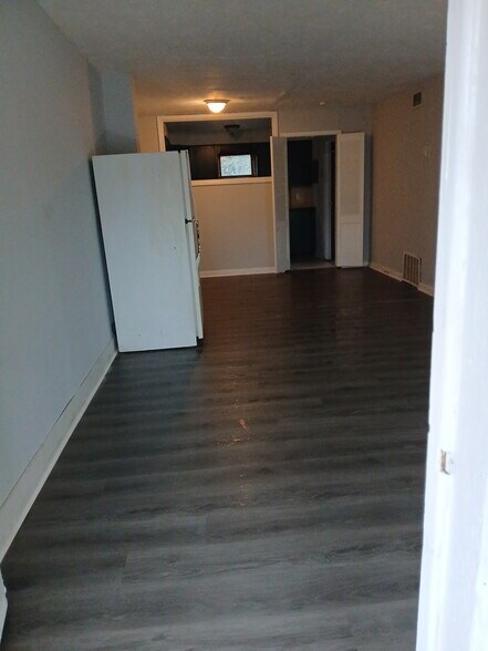 Building Photo - 2113 Church Ln