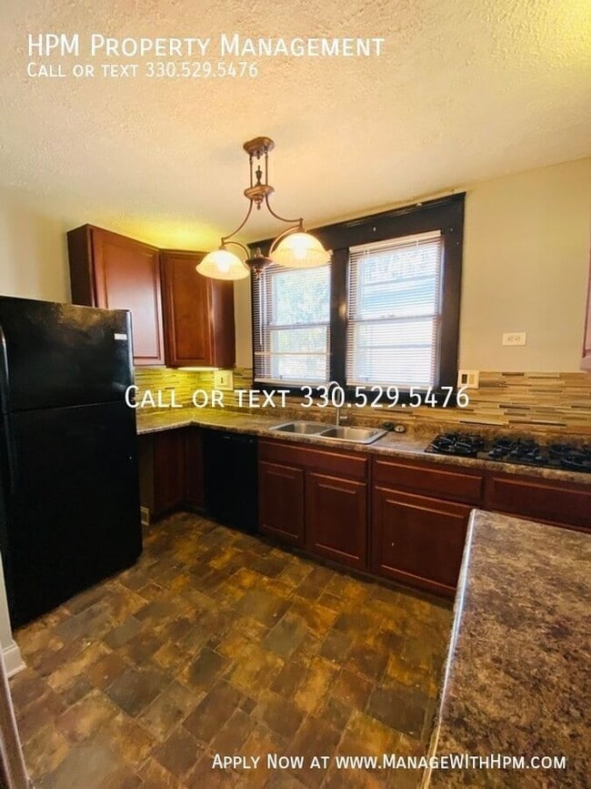 Building Photo - 1421 Piper Ct NW