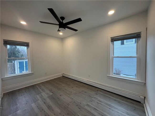 Building Photo - 591 Main St