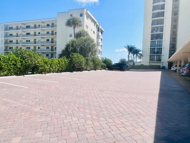 Building Photo - 200 S Beach Rd