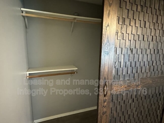 Building Photo - 300 Lozes Ave