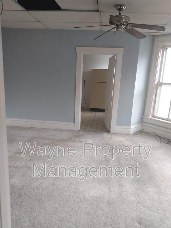 Building Photo - 744 1st St