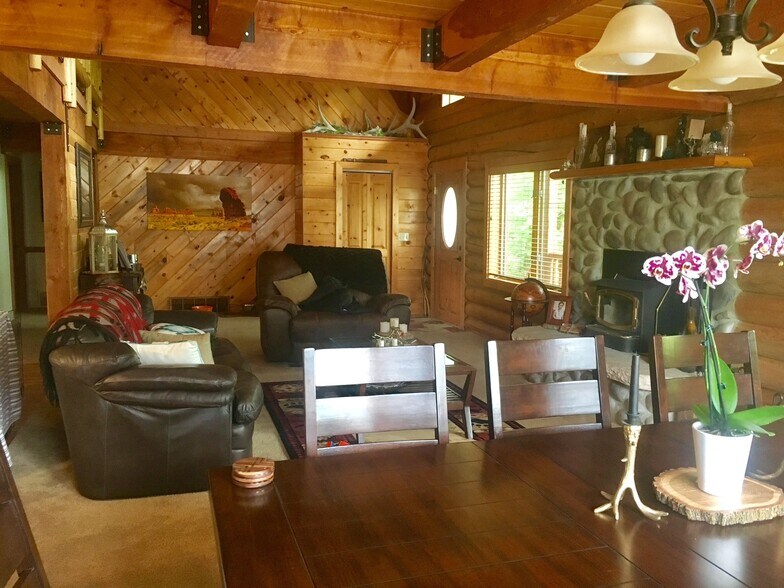 Building Photo - 1311 Canyon Creek Dr