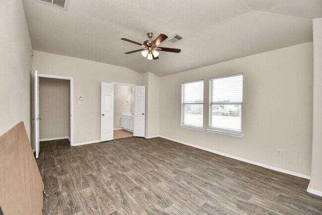 Building Photo - 5618 Gibralter Pl