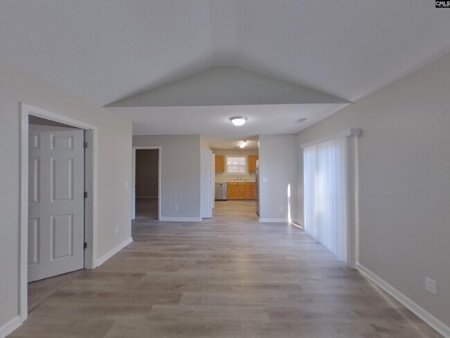 Building Photo - 562 Chisolm Way
