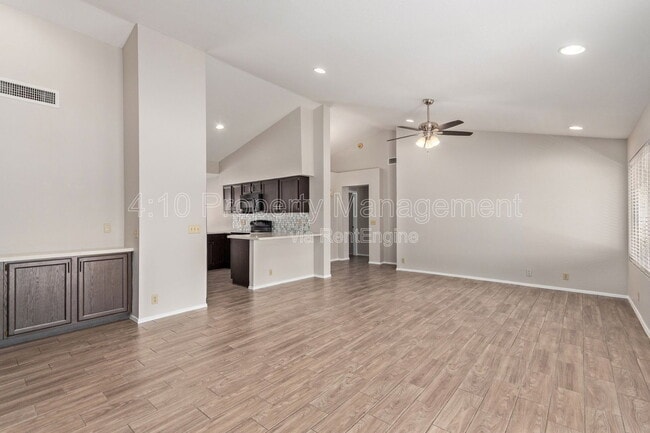 Building Photo - 2381 W Redwood Dr