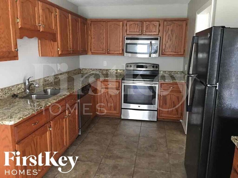 Building Photo - 1665 Central Trails Dr