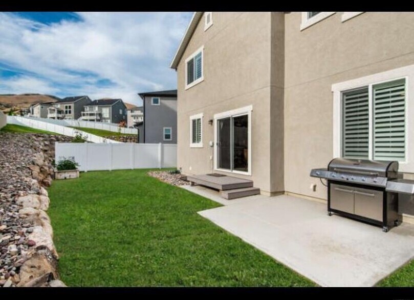 Building Photo - 4037 N 900 W
