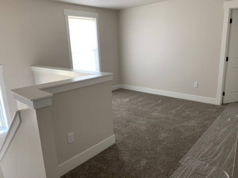 Building Photo - 6103 Farmstead Ave