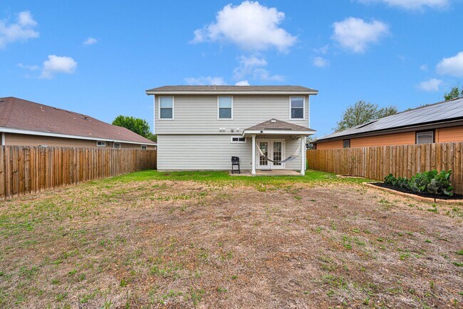 Building Photo - Charming 3 Bed 2.5 Bath Home in Woodlake Meadows Community