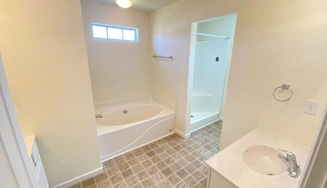 Building Photo - 109 Tea Olive Ave