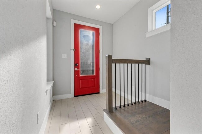 Building Photo - 6106 Clarkson Ln