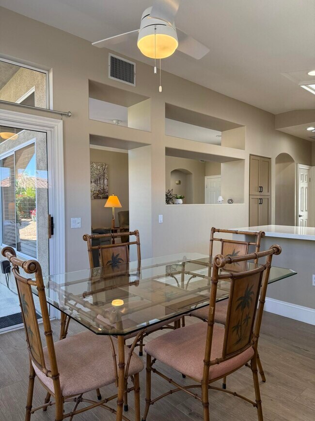 Building Photo - 37358 Westridge Ave