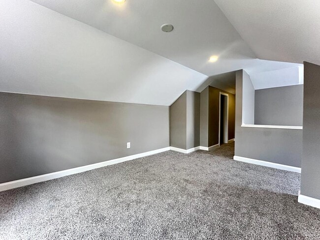Building Photo - 5883 N 84th St