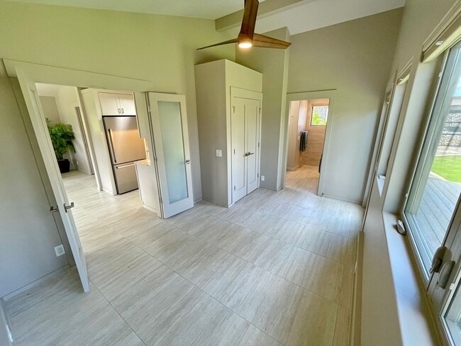 Building Photo - Experience Island Living in a Renovated 2-...
