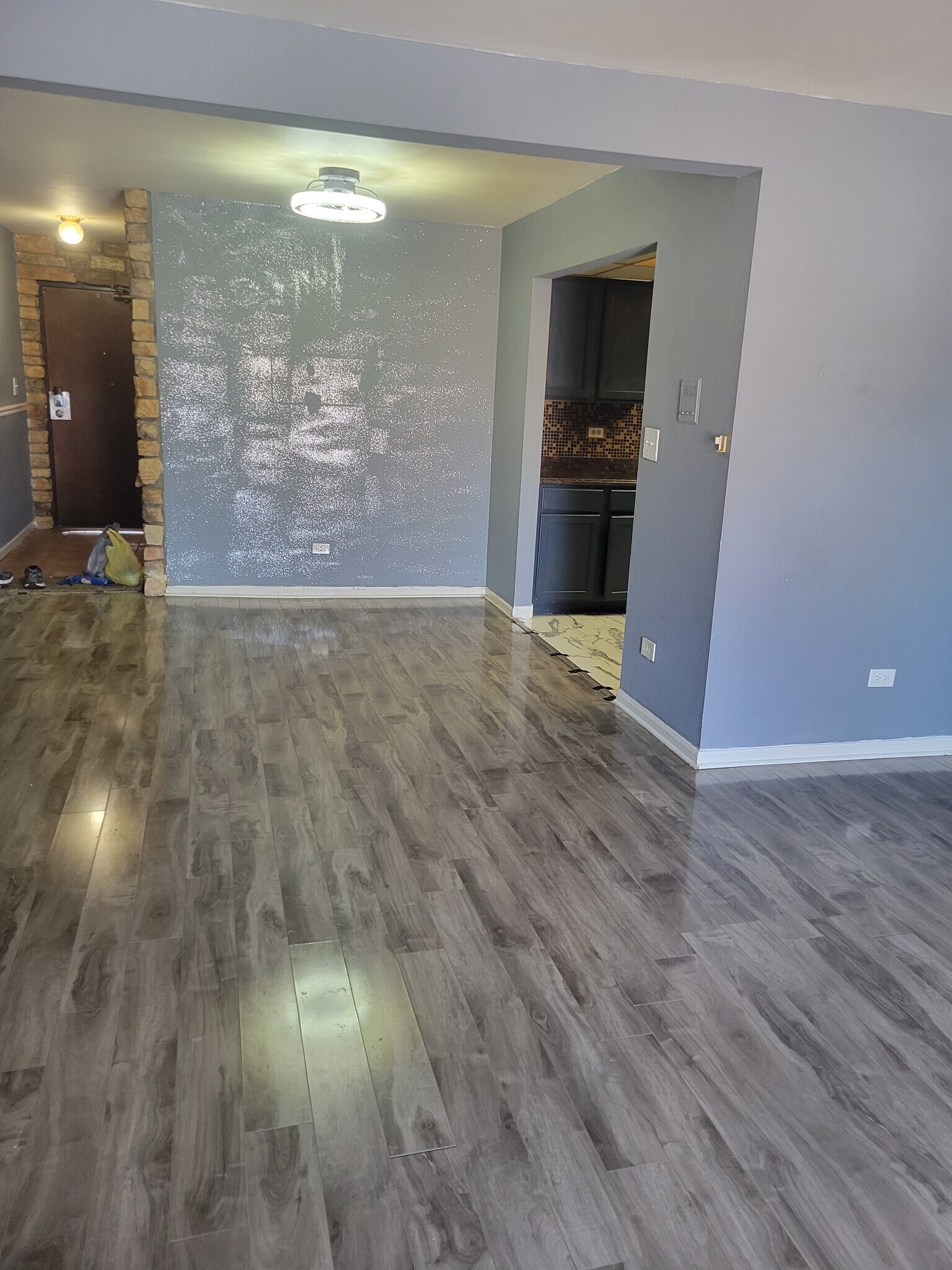 Building Photo - 258 E Bailey Rd