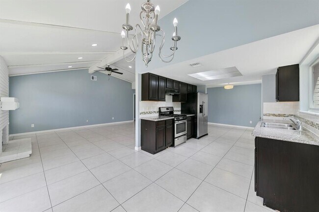 Building Photo - 718 N Fork Ct