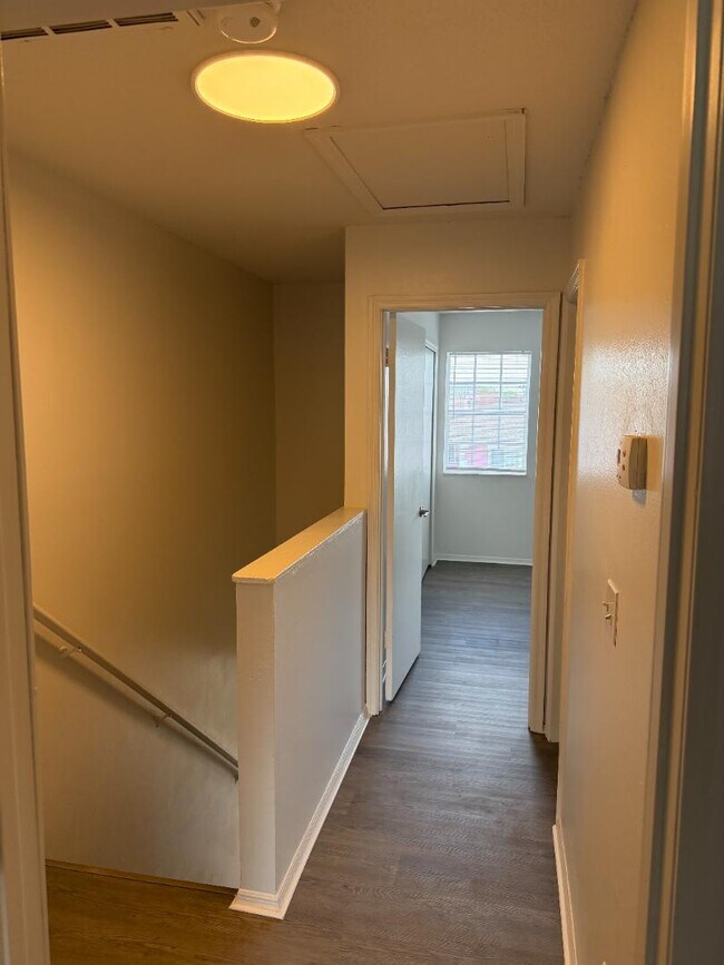 Building Photo - 135 Knotts Ln