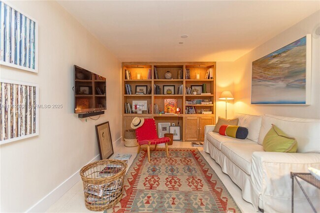 Building Photo - 520 West Ave