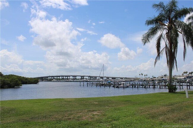 Primary Photo - 2600 S Kanner Hwy