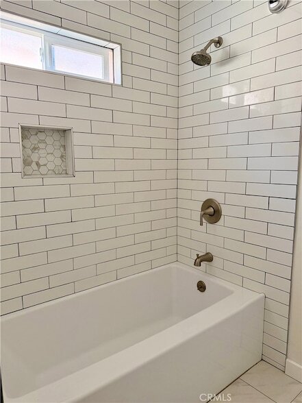 Building Photo - 1316 N Hollywood Way