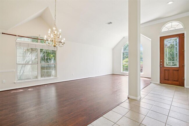 Building Photo - 10120 Treasure Island Dr