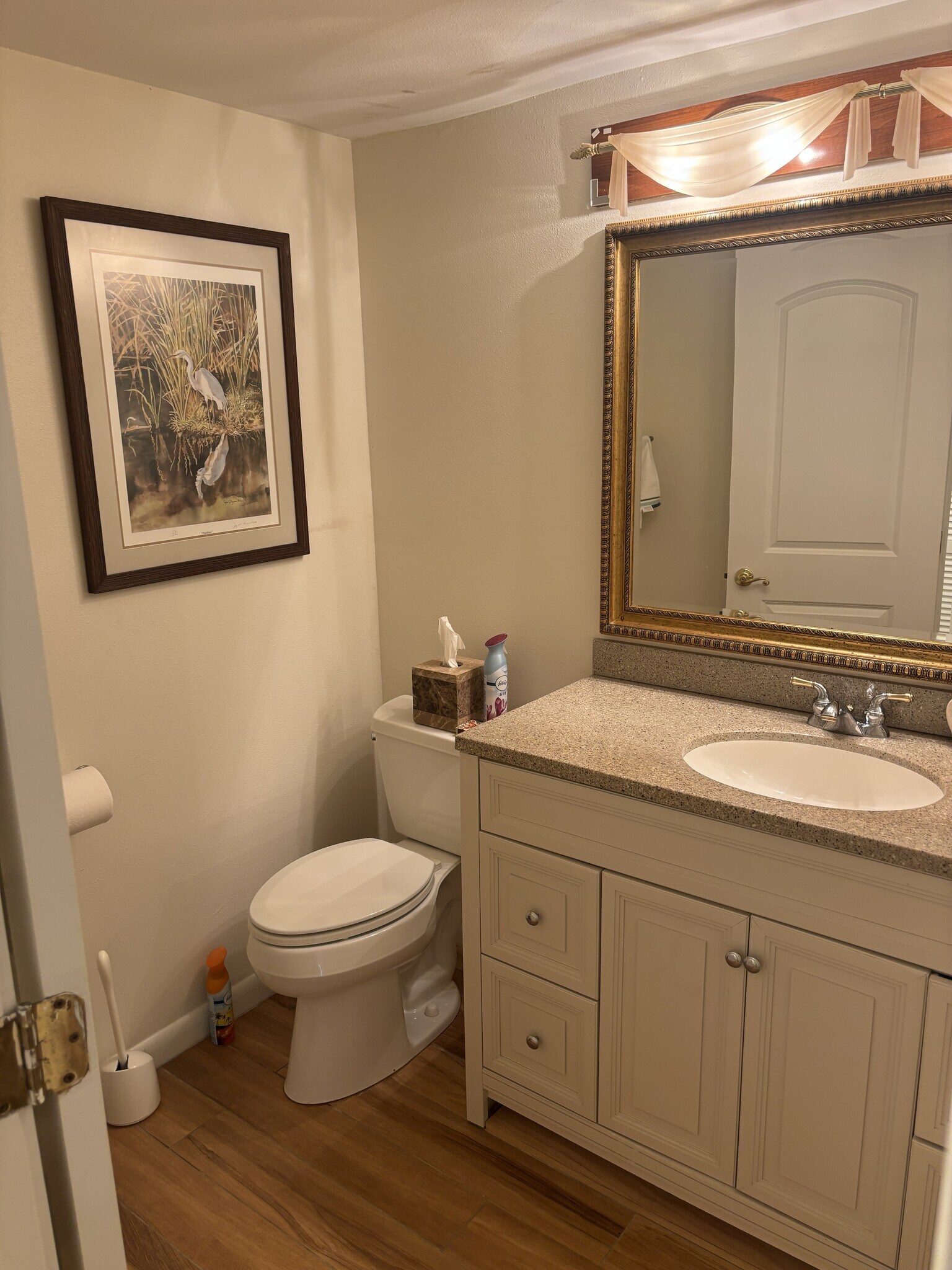 Building Photo - 100 Pierce St