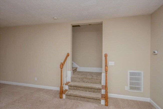 Building Photo - 1661 Jamestown Ave