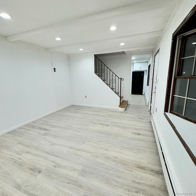 Building Photo - 11 Blue Spruce Rd