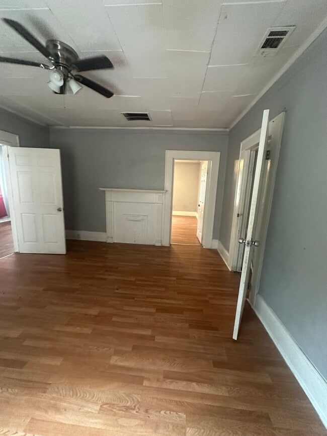 Building Photo - 536 Heard Ave