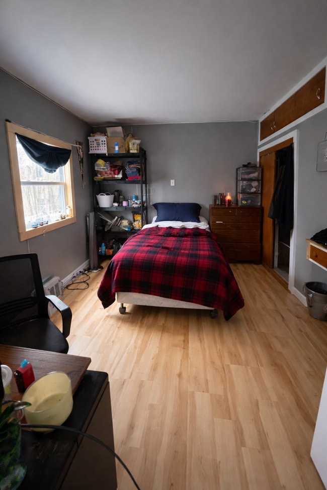 Building Photo - 900 E Houghton Ave