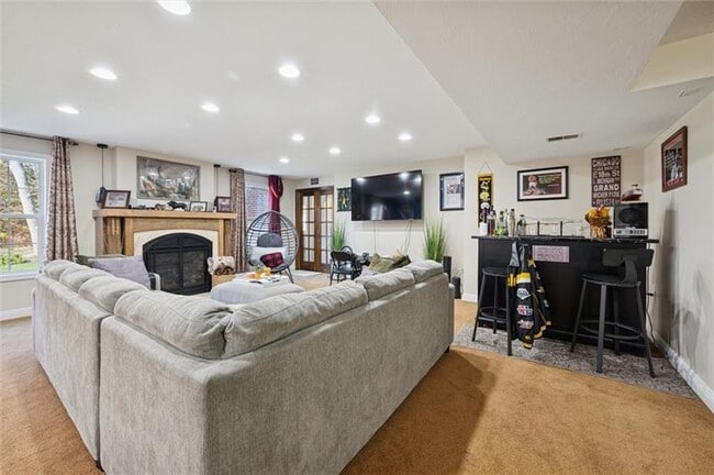 Building Photo - 1005 Autumn Woods Dr