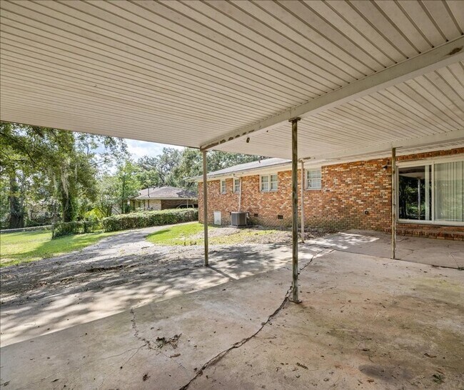 Building Photo - Beautiful 4 bedroom home near FSU - Move I...