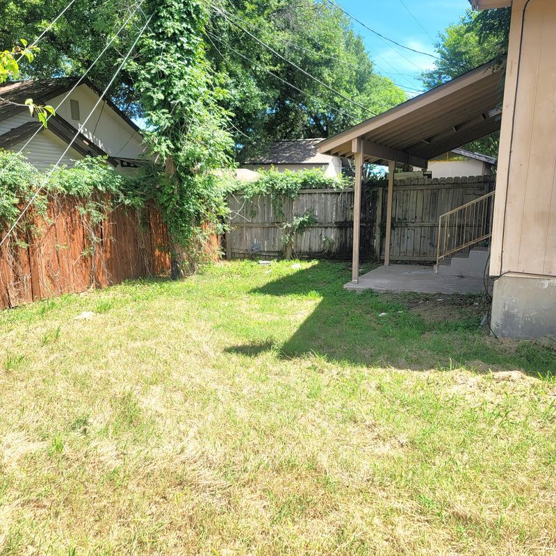 Building Photo - 1306 York Castle Dr